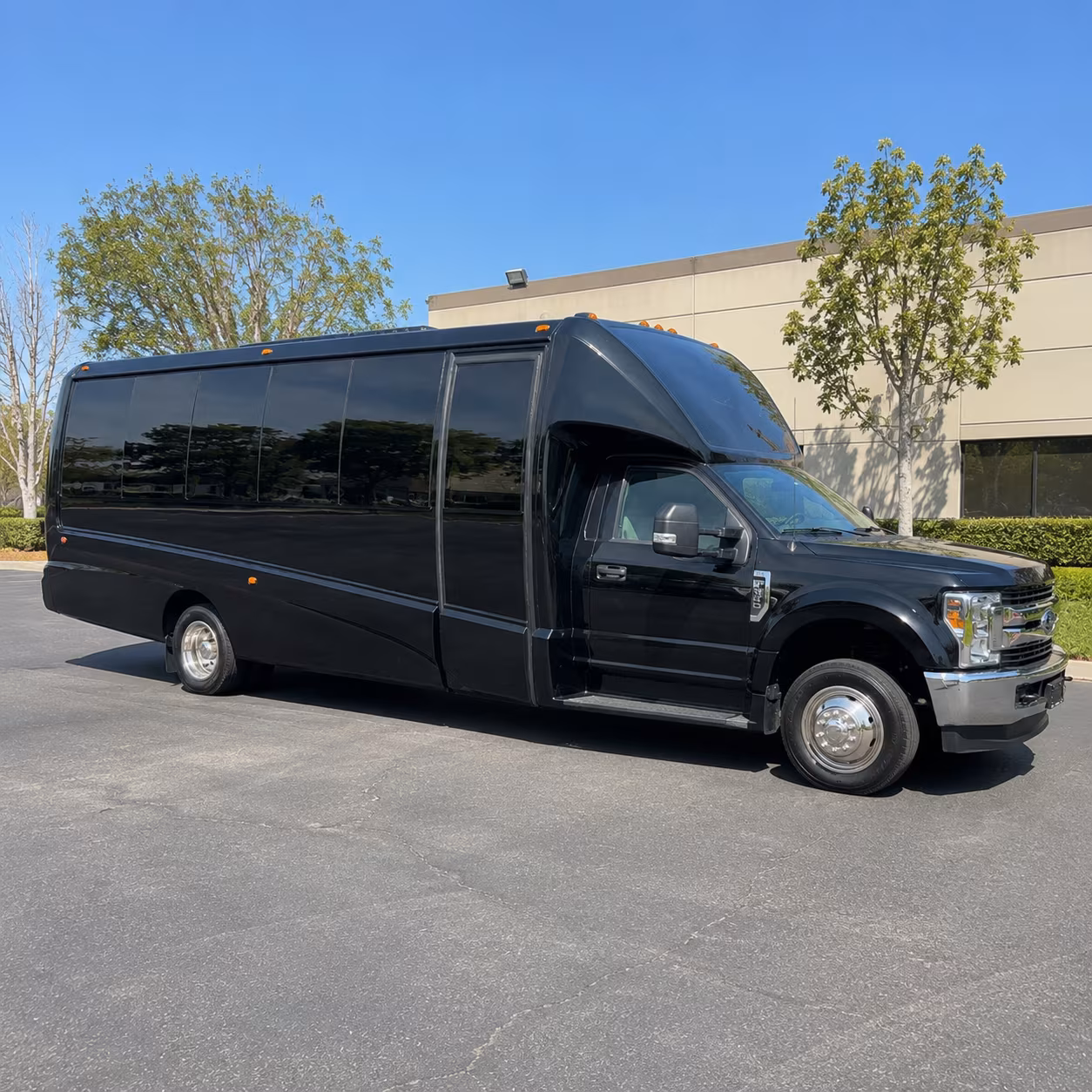 18 Passenger Party Bus Exterior